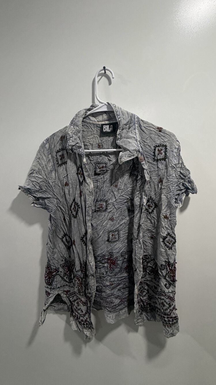 Vintage BILA Embroidered Button Up Shirt Size Small